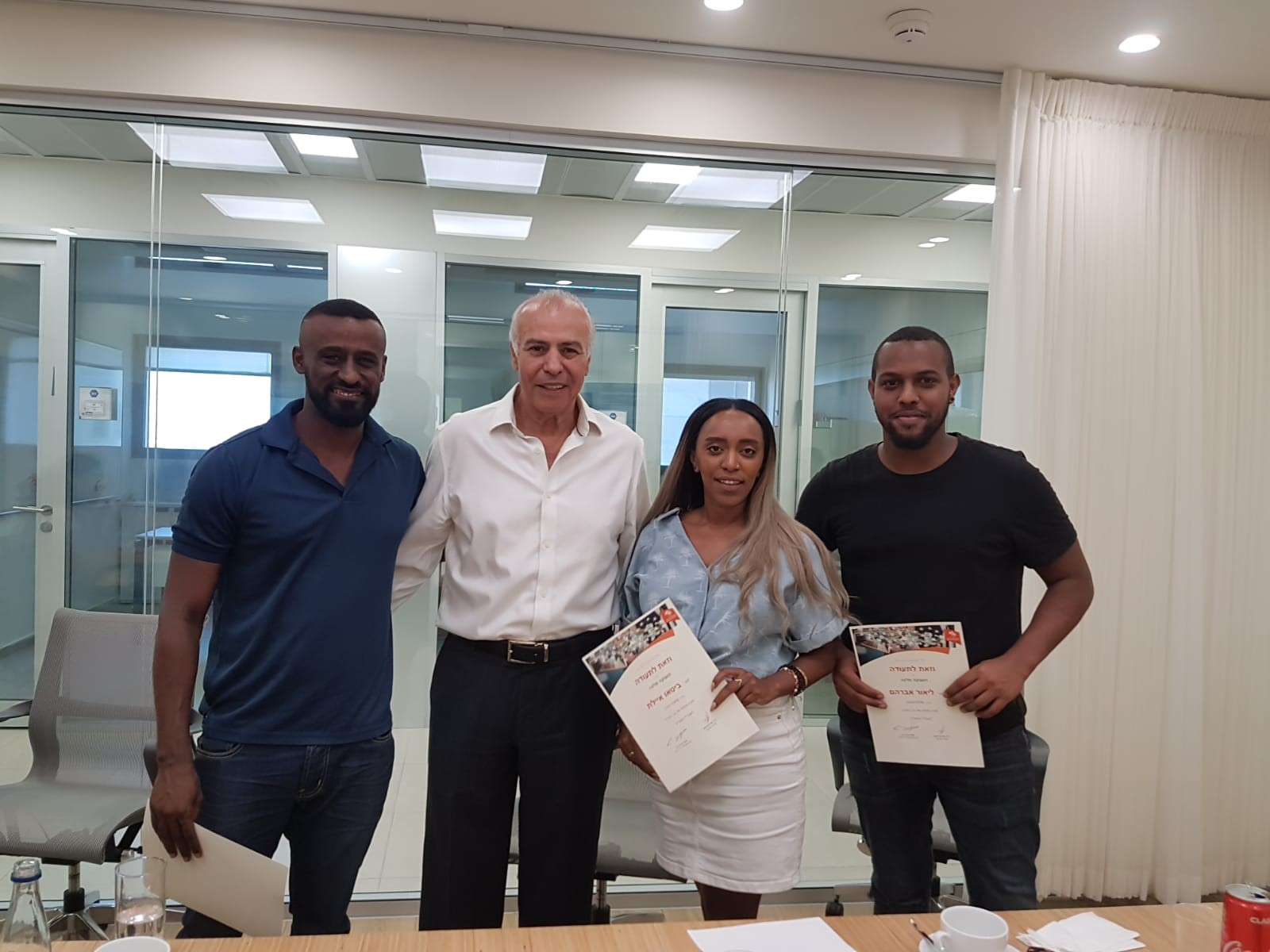 חלוקת מלגות גבי בוגנים סינאל